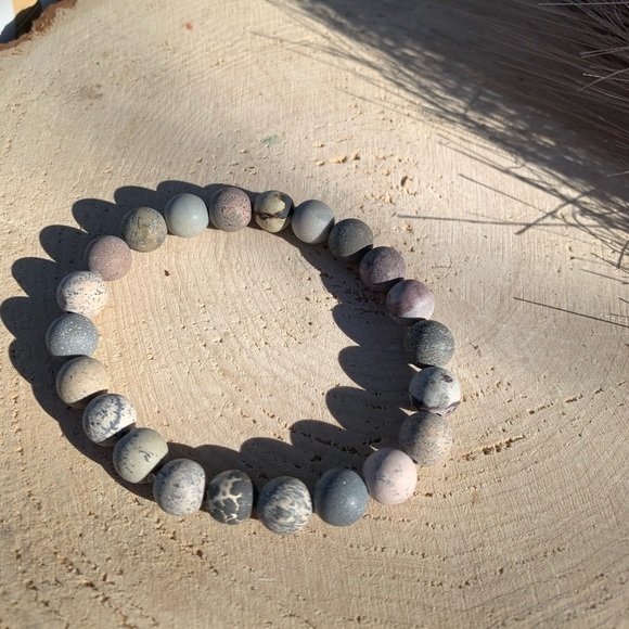 Natural Matte Gray Jasper Smooth Round High Quality Gemstone Beads Bracelets - Picture 6 of 9
